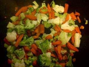 Carrots, cauliflower and broccoli mix.